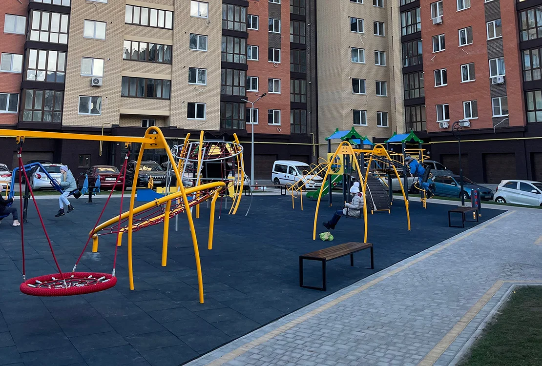 Звіт по дитячому спортивному майданчику
